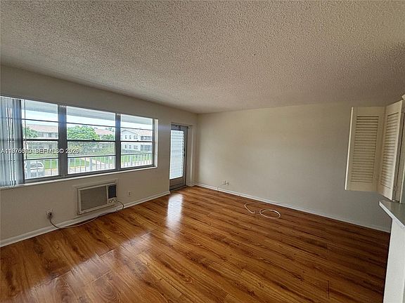 2nd image of 36 Windsor Dr #B