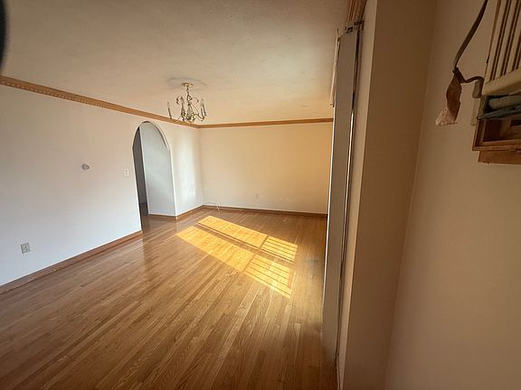 5th image of 1020 Bennington St #5