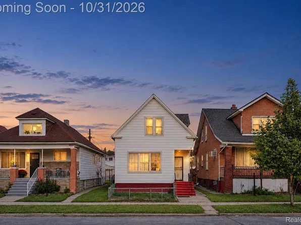 12140 Klinger St, Hamtramck, MI 48212