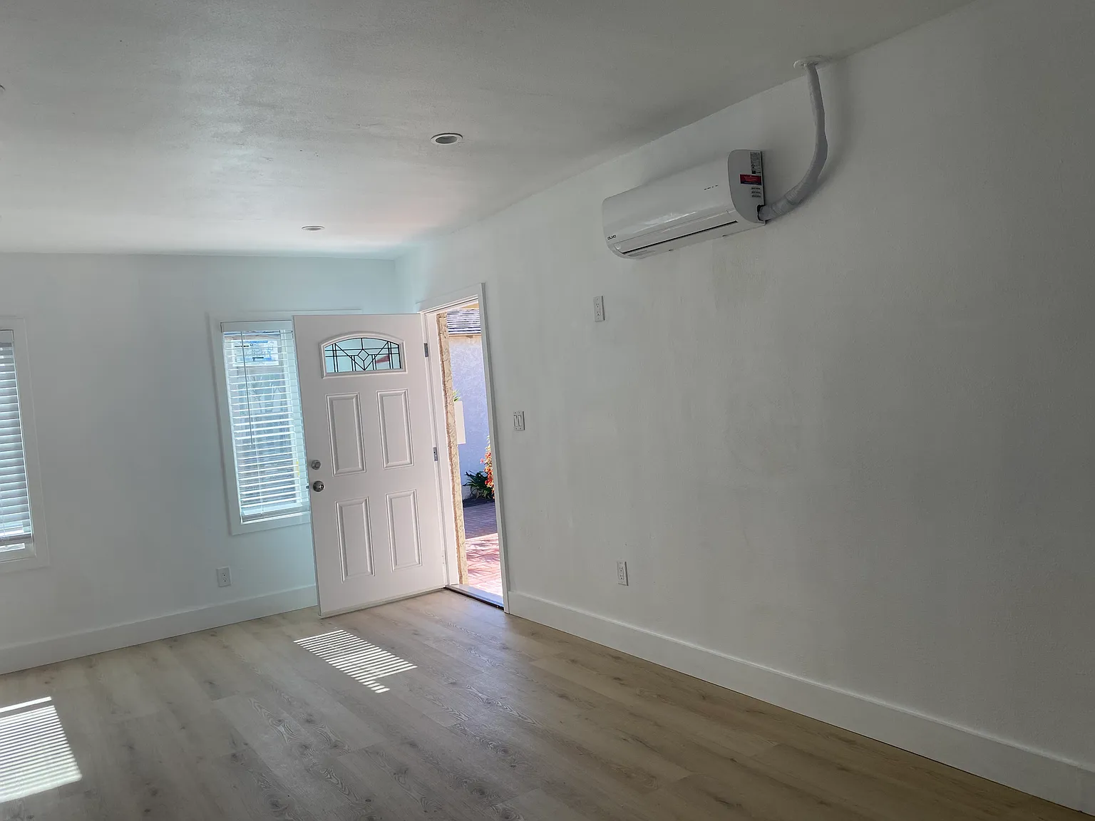 10900 Lillian Ln — Photo 2