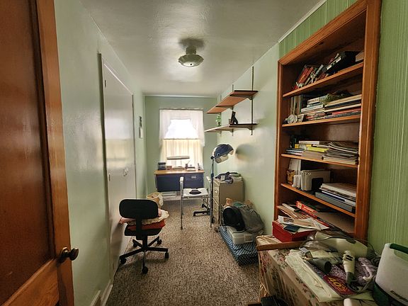 4th image of 410 Pearl St