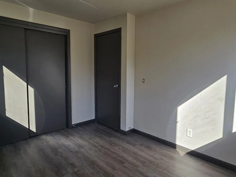 1820 Oak St #2 — Photo 4