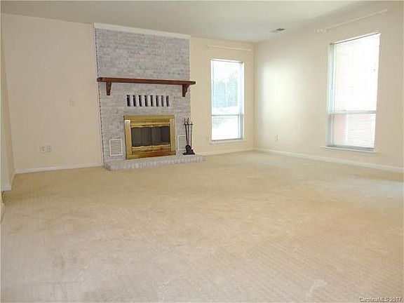 5th image of 1083 Sardis Cove Dr