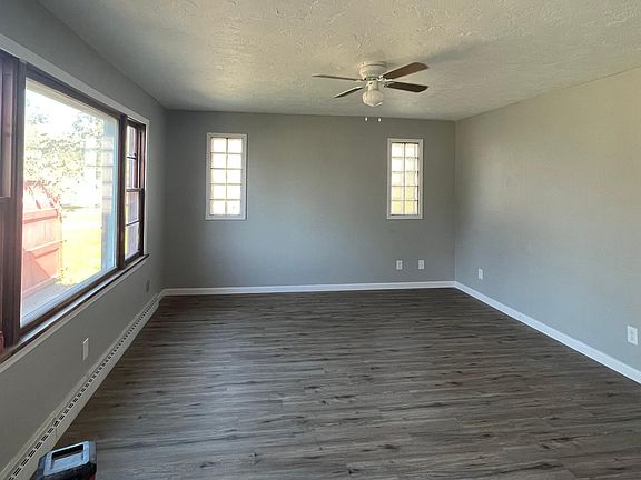 2nd image of 909 W 30th St