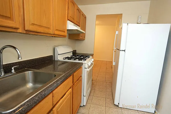 Rented by Norman Raindel, LREB | media 10