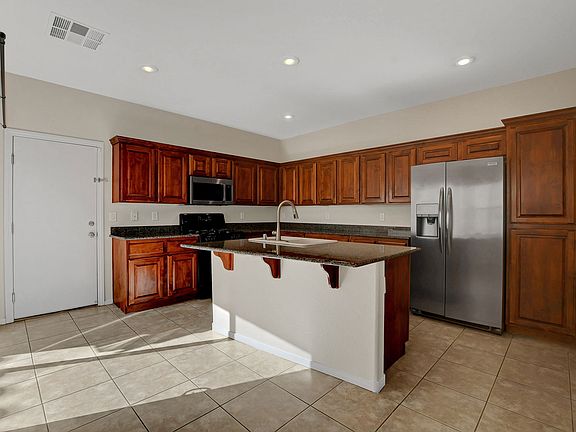 3rd image of 1008 Douglas Flat Pl