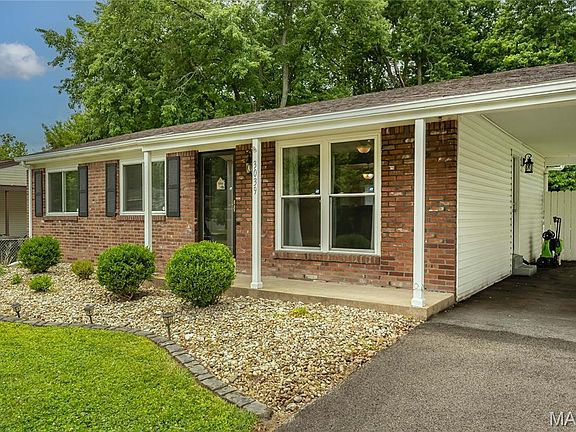4th image of 3039 Charmbrook Ln