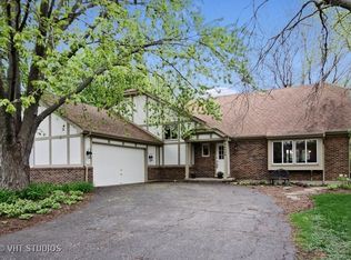 10S039 Alago Rd, Naperville, IL 60564