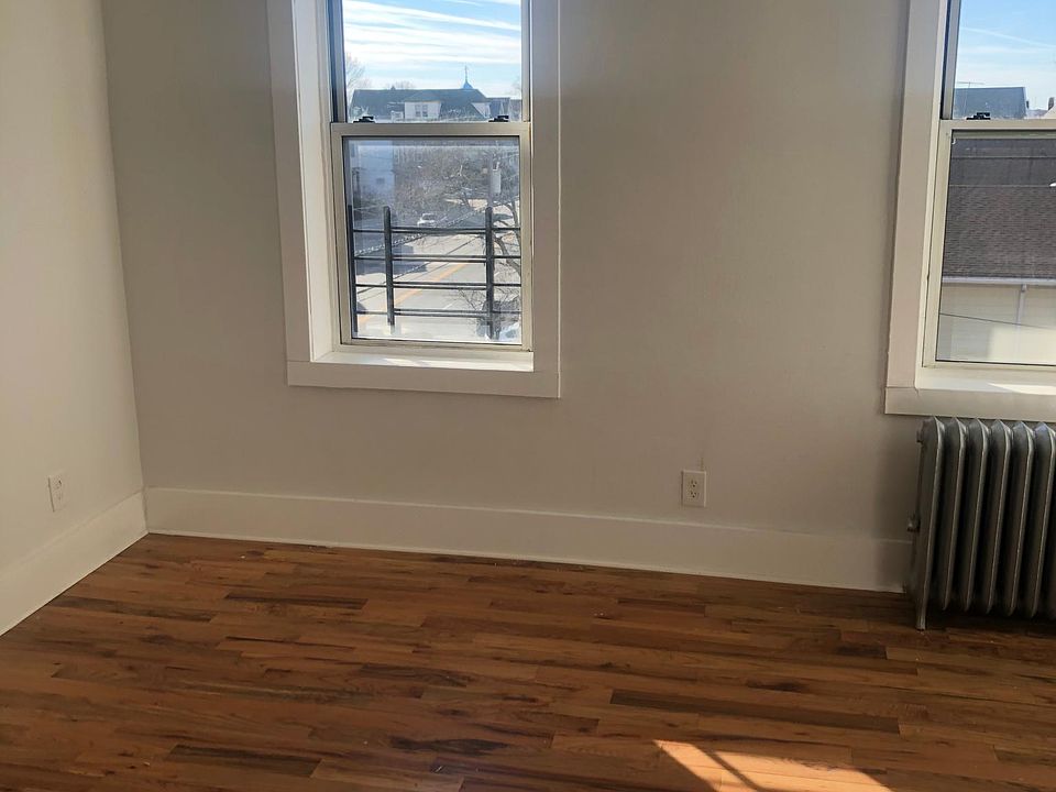 2nd image of 6415 Broadway #D3