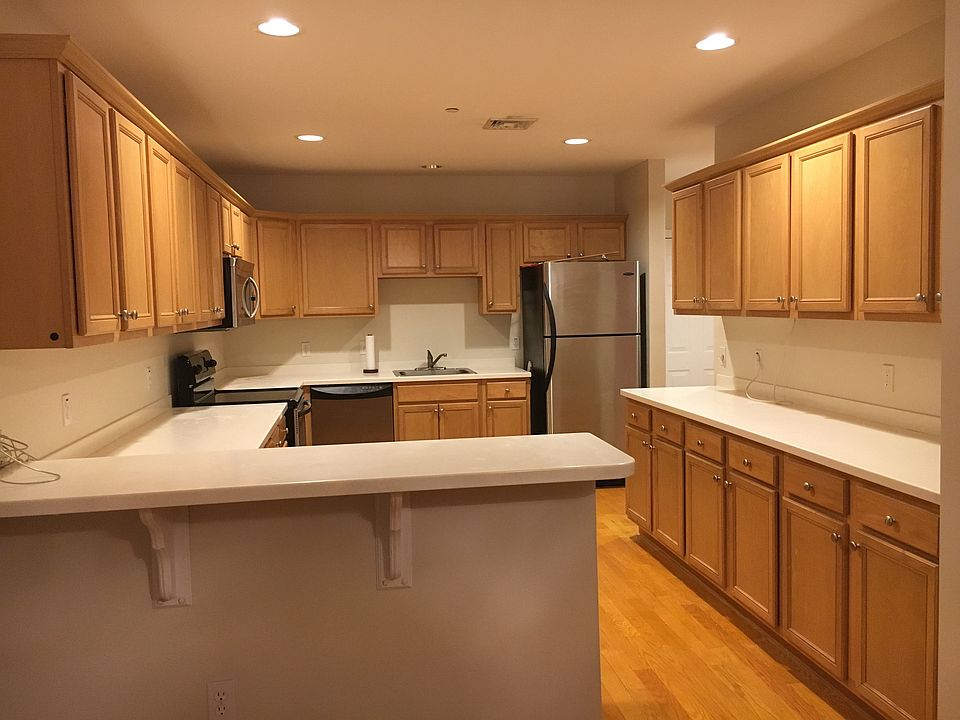 Kitchen (stainless appliances)