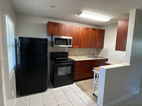 3rd image of 3070 NW 9th Ave APT 2