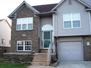 24705 Jason Dr, Flat Rock, MI 48134