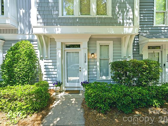 2nd image of 1528 Cleveland Ave