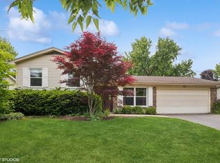 525 Andrew Ln, Lake Zurich, IL