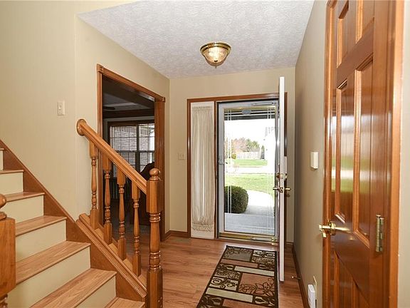 4th image of 6921 Russet Dr