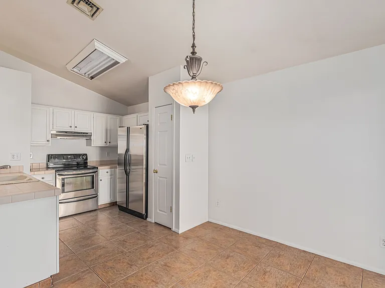 3022 E Michigan Ave — Photo 13