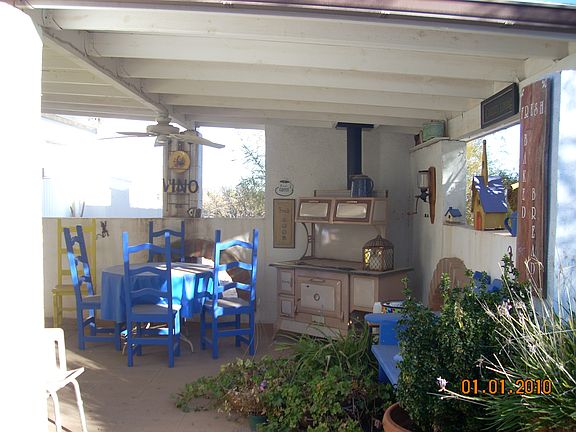 Bk cvered patio,antique sotv