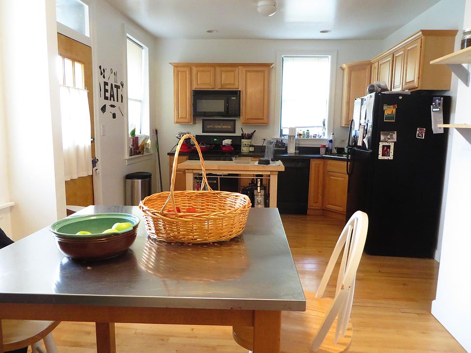 1st image of 3006 W Wilson Ave APT 2