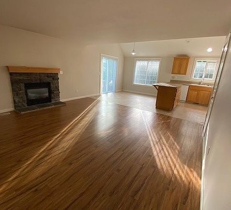 4th image of 5013 NE 59th Cir