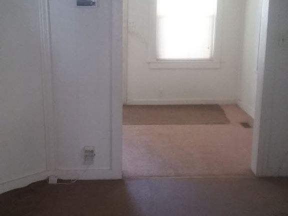 3rd image of 3021 Bapaume Ave