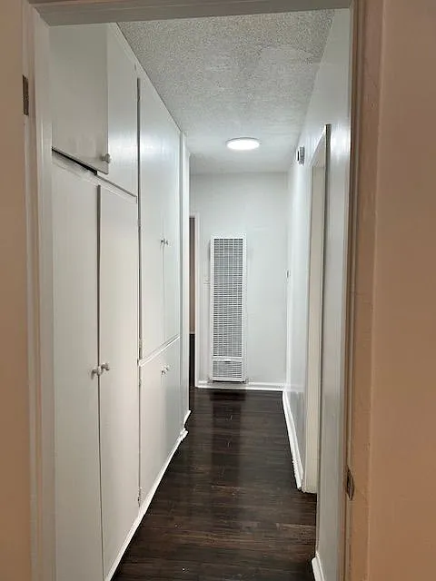 Building Photo - 905 Edgewood St #2