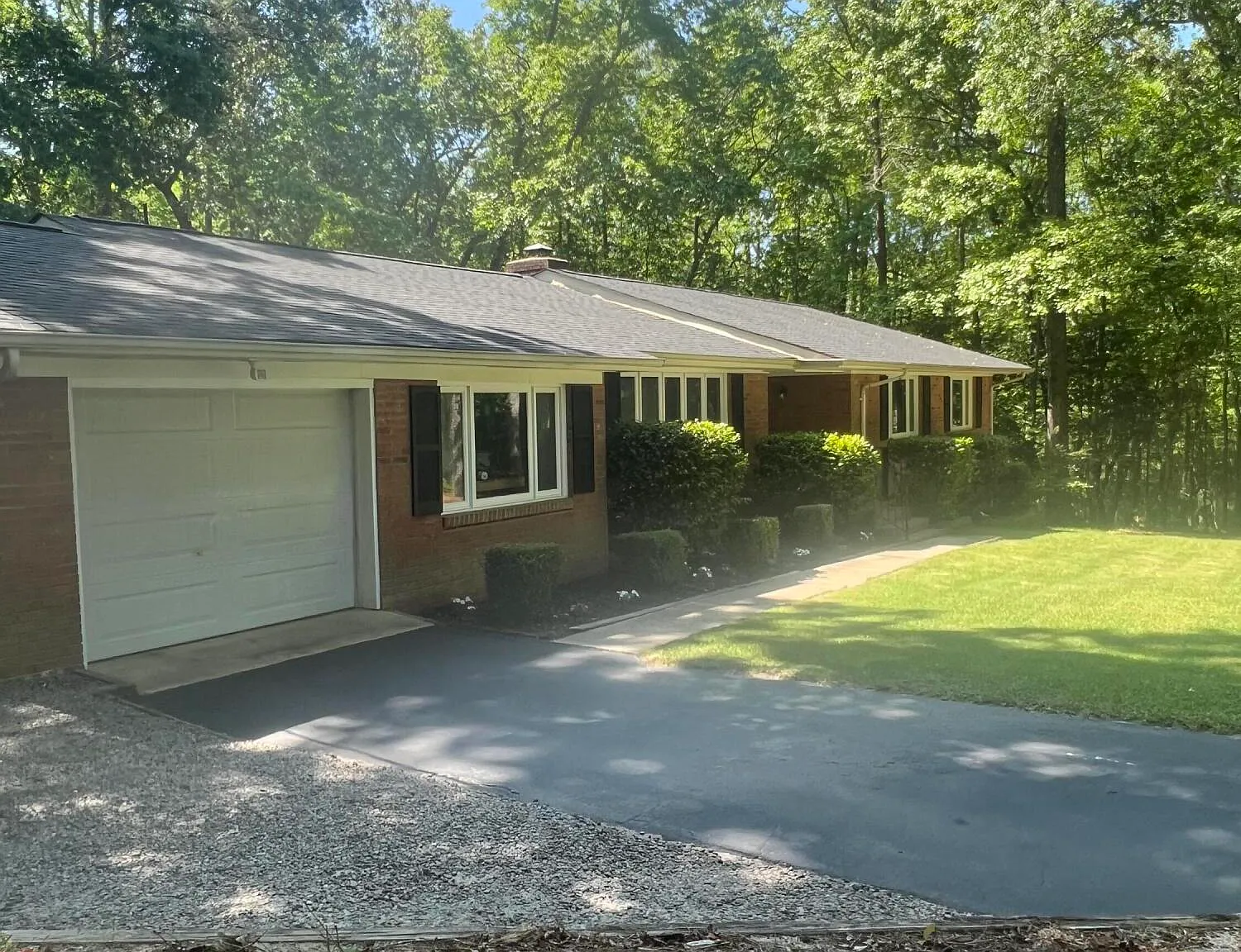 3 bed, 2.0 bath, $2,200 — Photo 2
