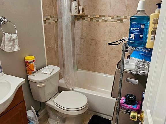 4th image of 138 S Negley Ave APT 4
