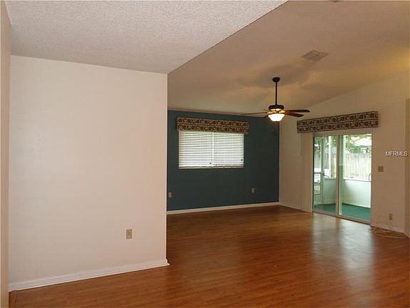 3rd image of 4126 Sunnyview Dr