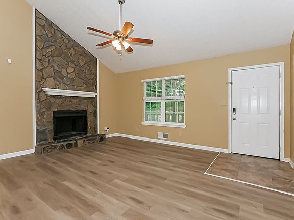 5th image of 212 Wildwood Dr