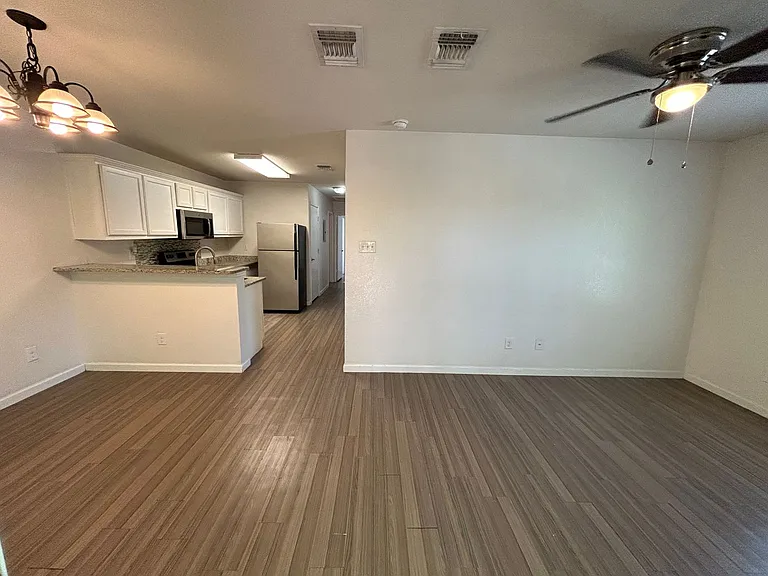1615 N Navidad St — Photo 2