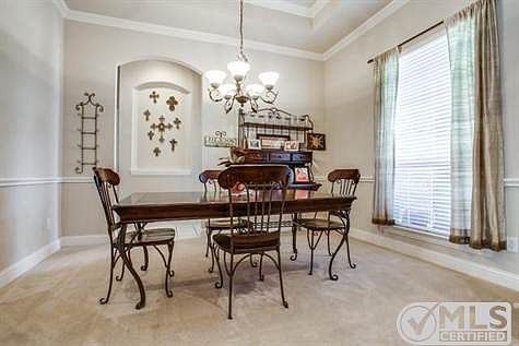 4th image of 1710 Tamarack Dr