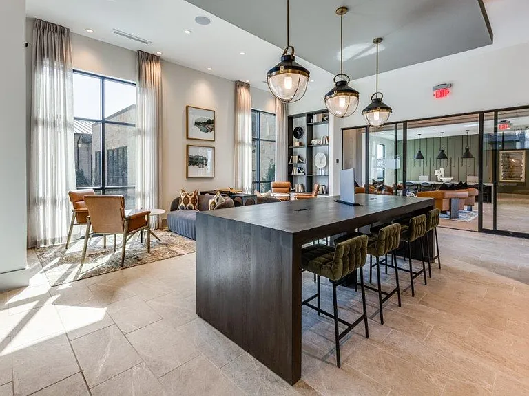 Aura High Pointe — Photo 23