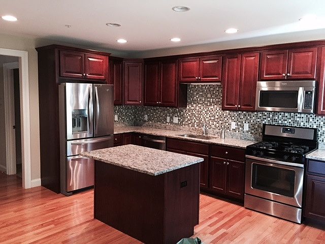 LARGE KITCHEN