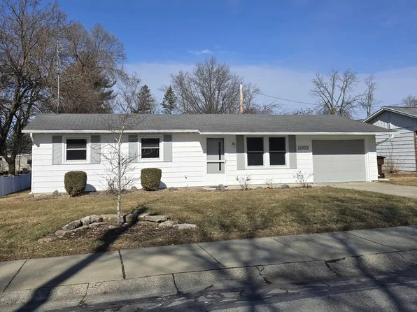 1002 E 1st St, Auburn, IN 46706