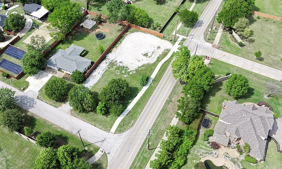 1st image of 1900 N Carroll Ave