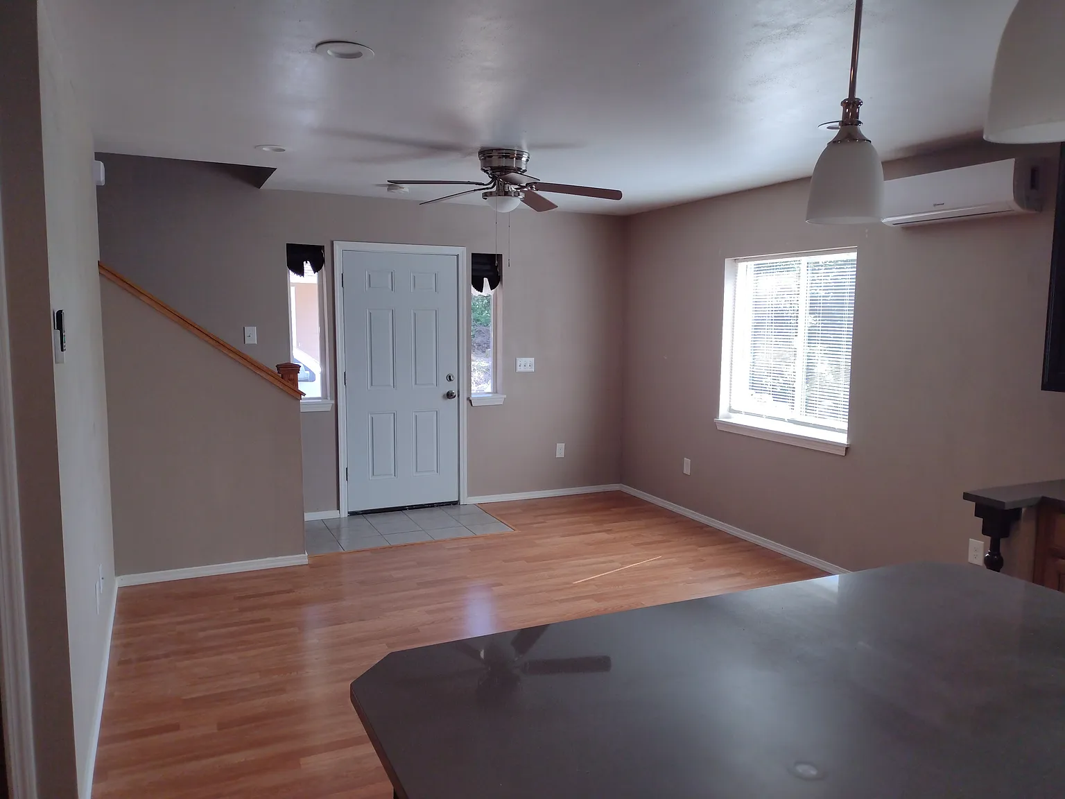 3 bed, 1.5 bath, 1200 sqft, $1,995 — Photo 3