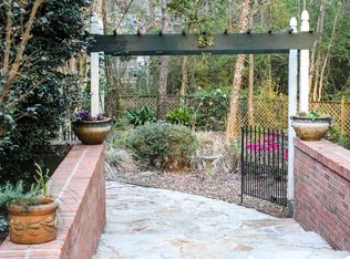 13 Canebrake Blvd, Hattiesburg, MS 39402