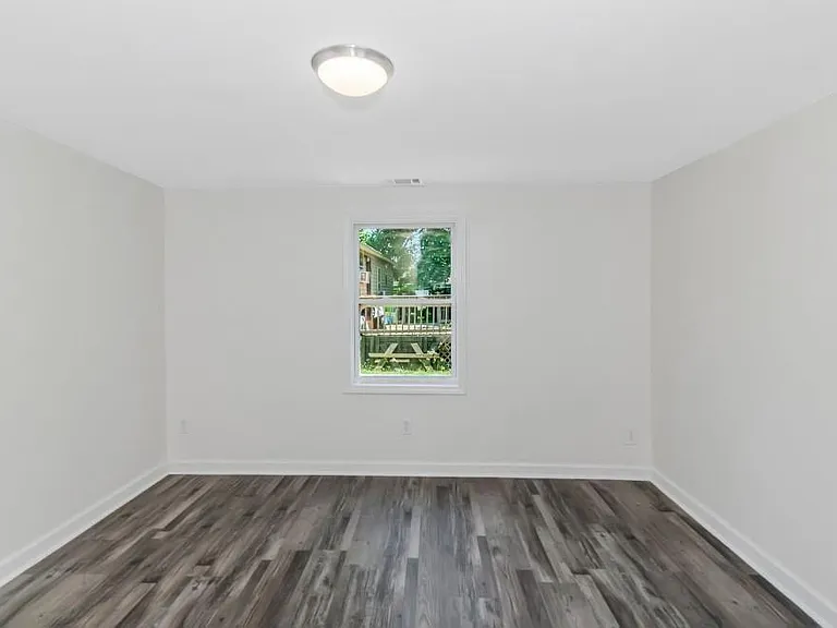 204 Mill St — Photo 43
