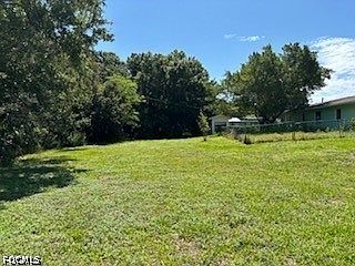 5th image of 8206 Riverside Dr