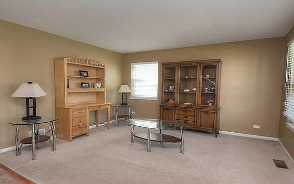 2nd image of 301 Bridlewood Cir
