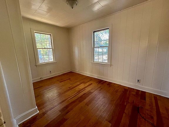 5th image of 2627 Ludwig St