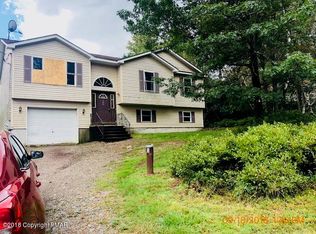 190 Cedar Dr, Long Pond, PA