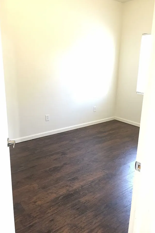 102 Gilfillan Street — Photo 3