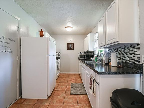 4th image of 3109 Daniel Dr