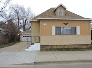 237 W Broadway St, Dickinson, ND 58601