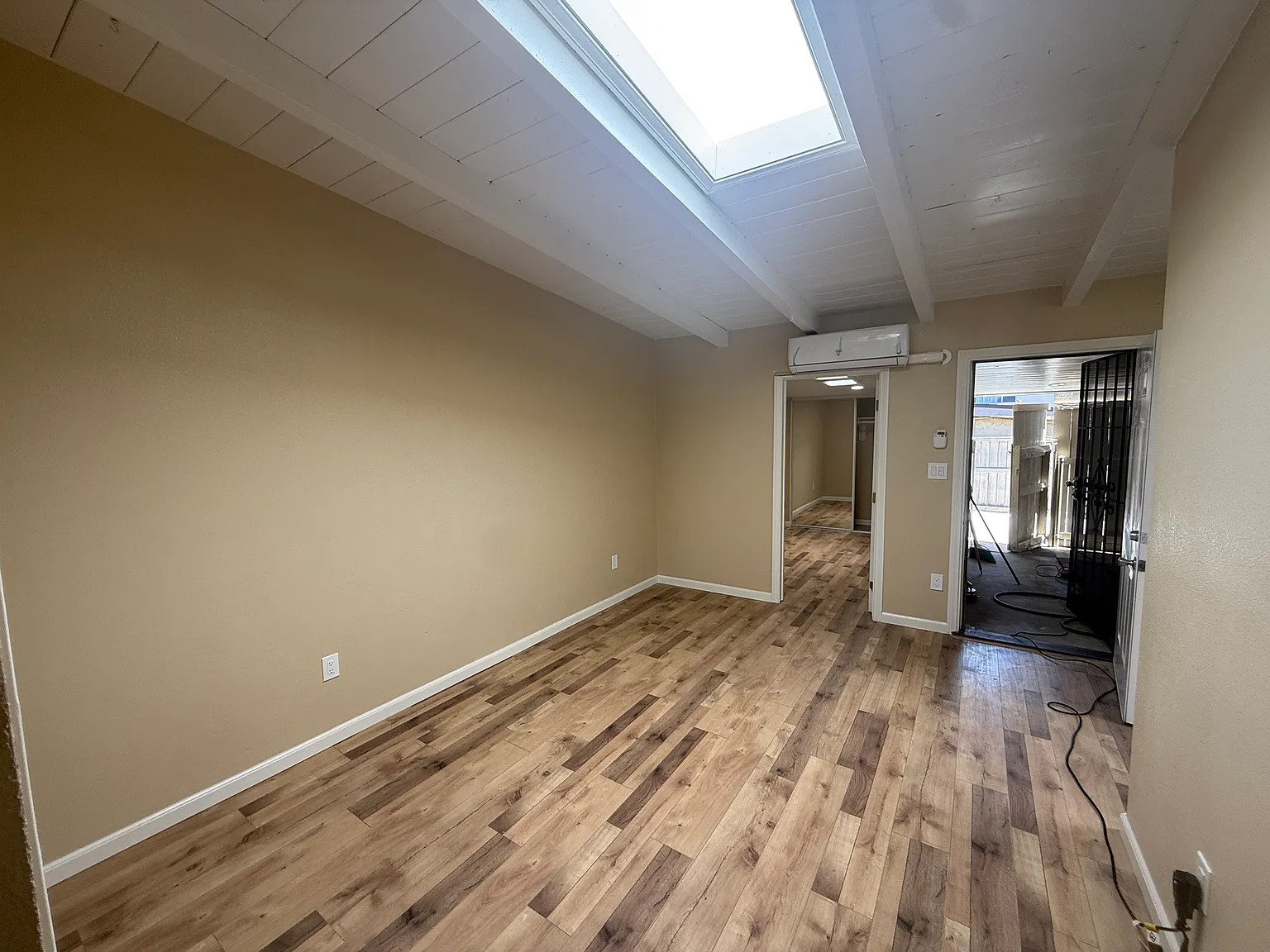 3 bed, 800 sqft, $3,495 — Photo 3
