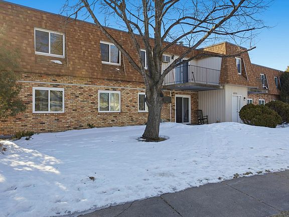 3rd image of 2320 20th Ave S APT 7