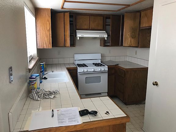 2nd image of 31 E Colorado Blvd APT A