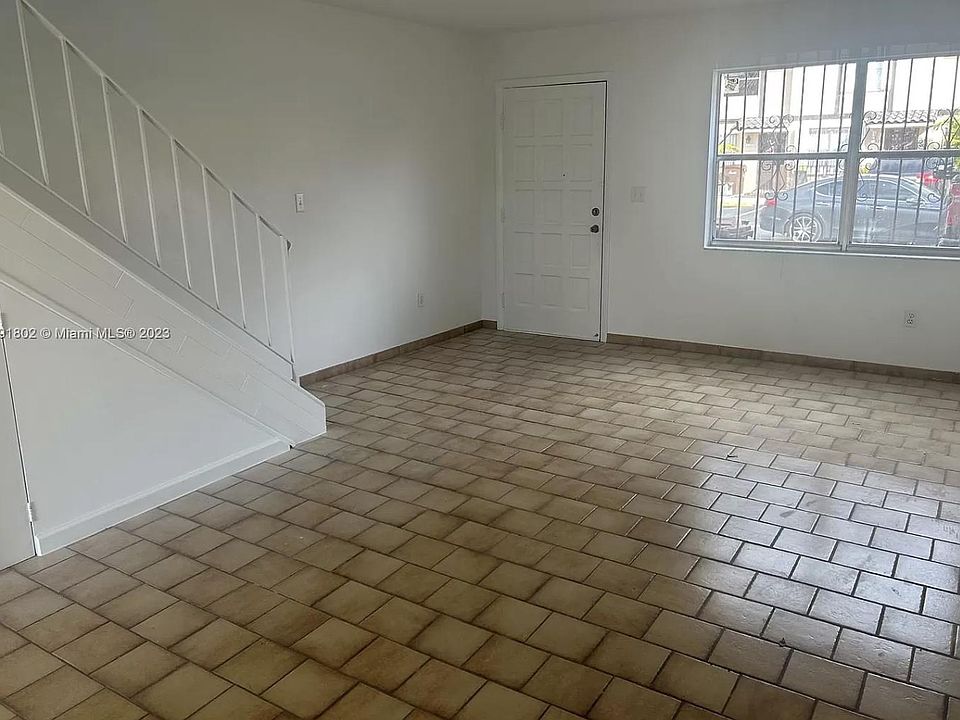 1st image of 4120 W 11th Ln #44