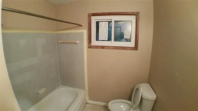 5540 Clayton Ct — Photo 8